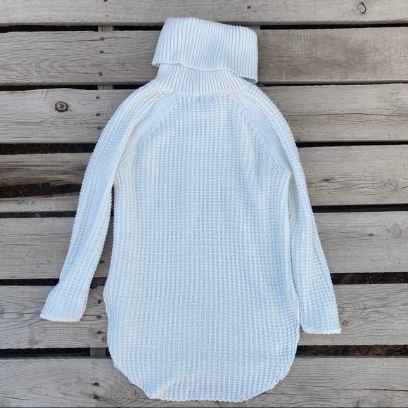 And Eawy woman’s white turtleneck sweater XS - Picture 2 of 5